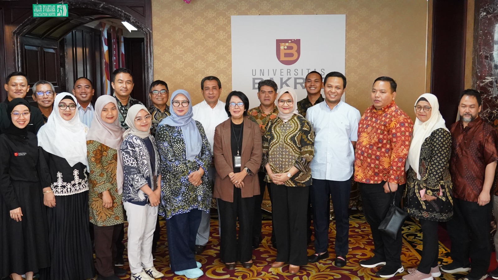 BENCHMARKING SPMI UPM KE UNIVERSITAS BAKRIE (4)